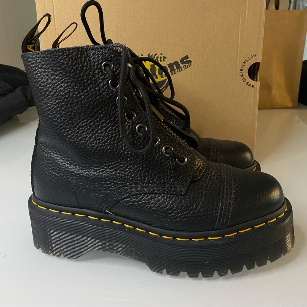 Dr. Marten boots